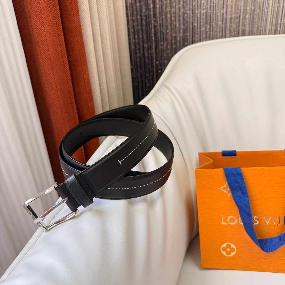 Louis Vuitton Black Leather Belt