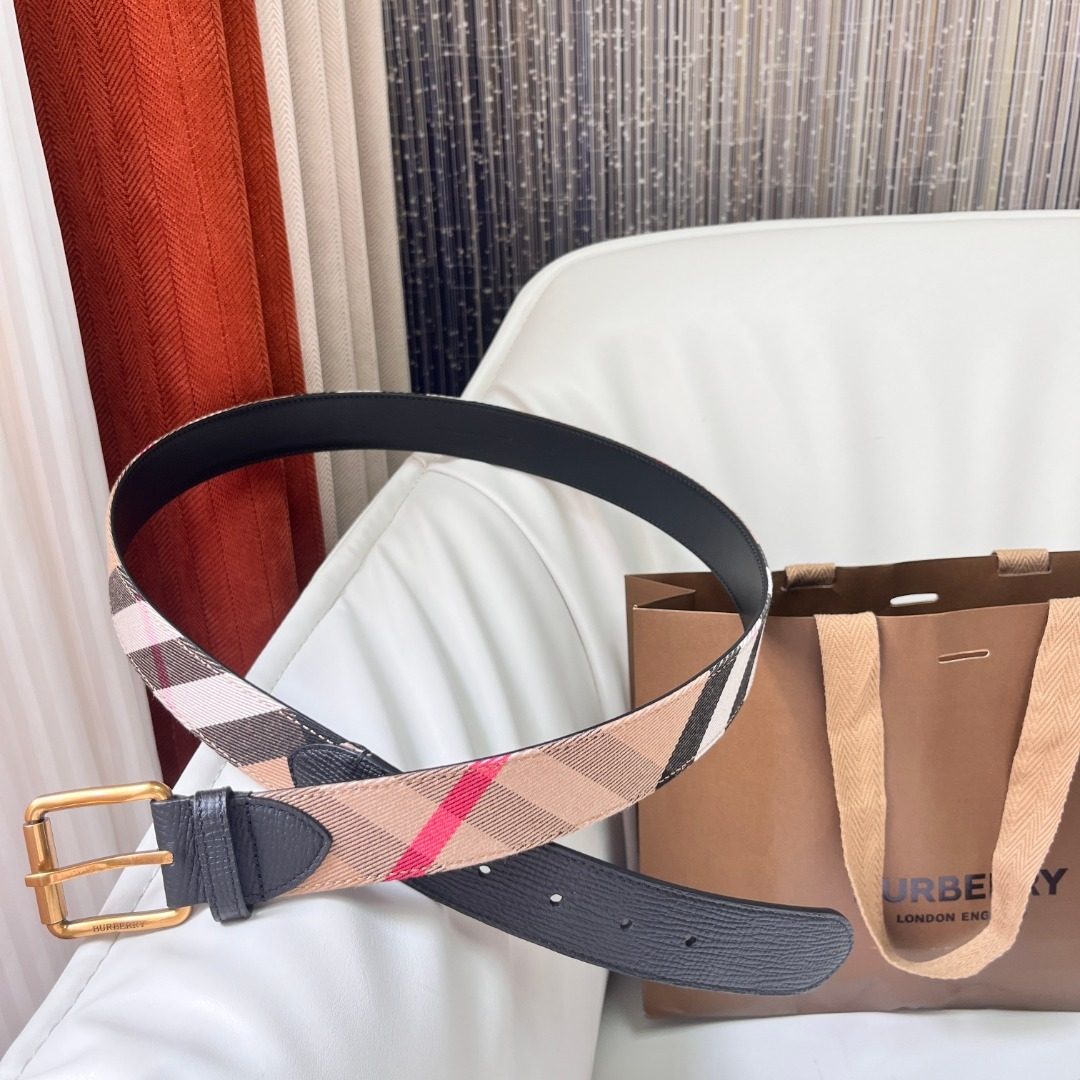 Burberry Vintage Check Leather Belt