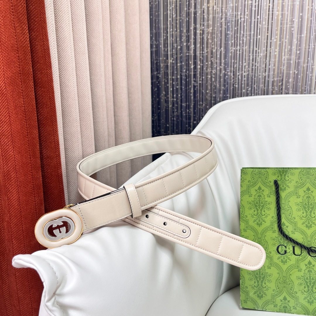 Gucci GG Marmont Leather Belt in White