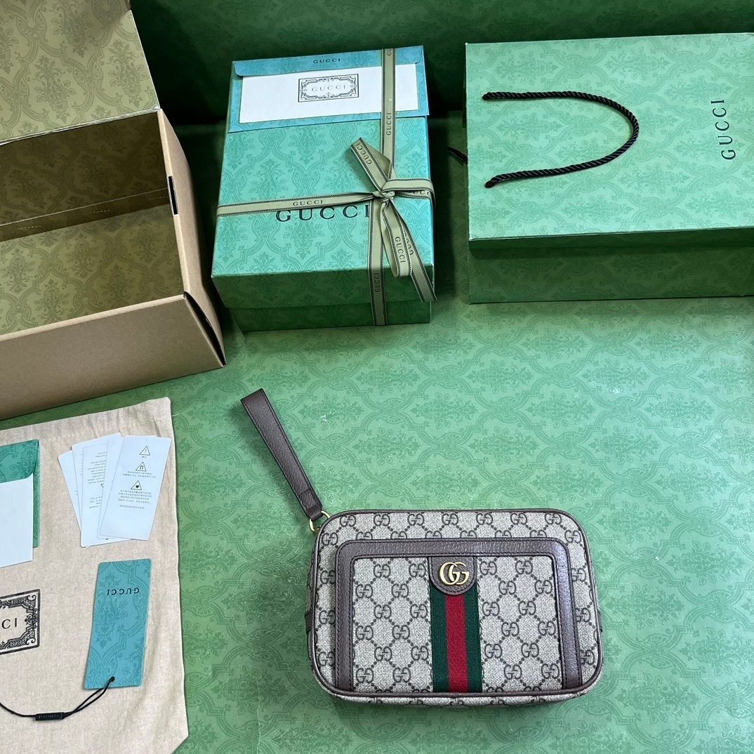 Gucci GG Marmont Matelassé Crossbody Bag