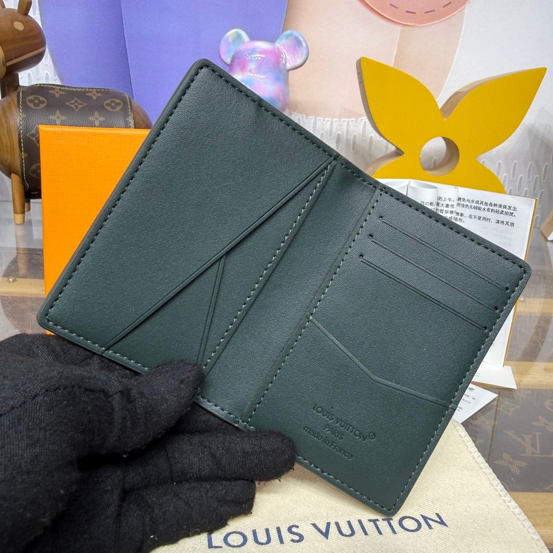 Louis Vuitton Monogram Canvas Bifold Wallet