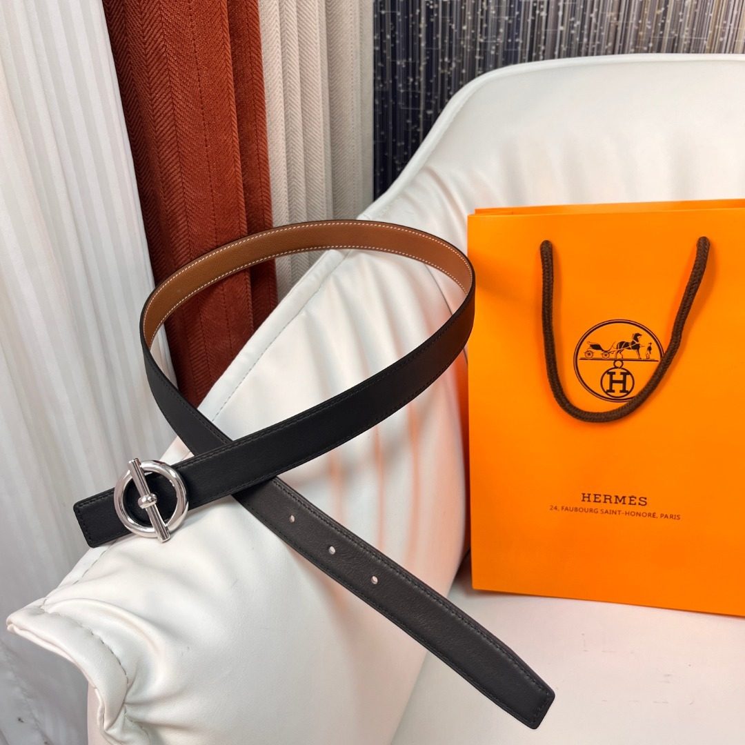 Hermès Leather Circle Buckle Belt