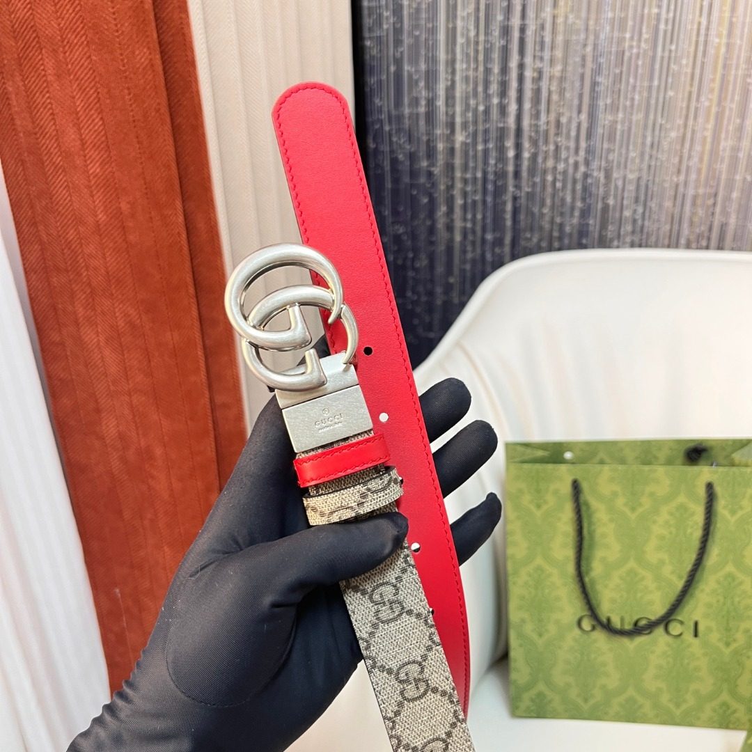 Gucci GG Supreme Canvas Belt with Red Leather