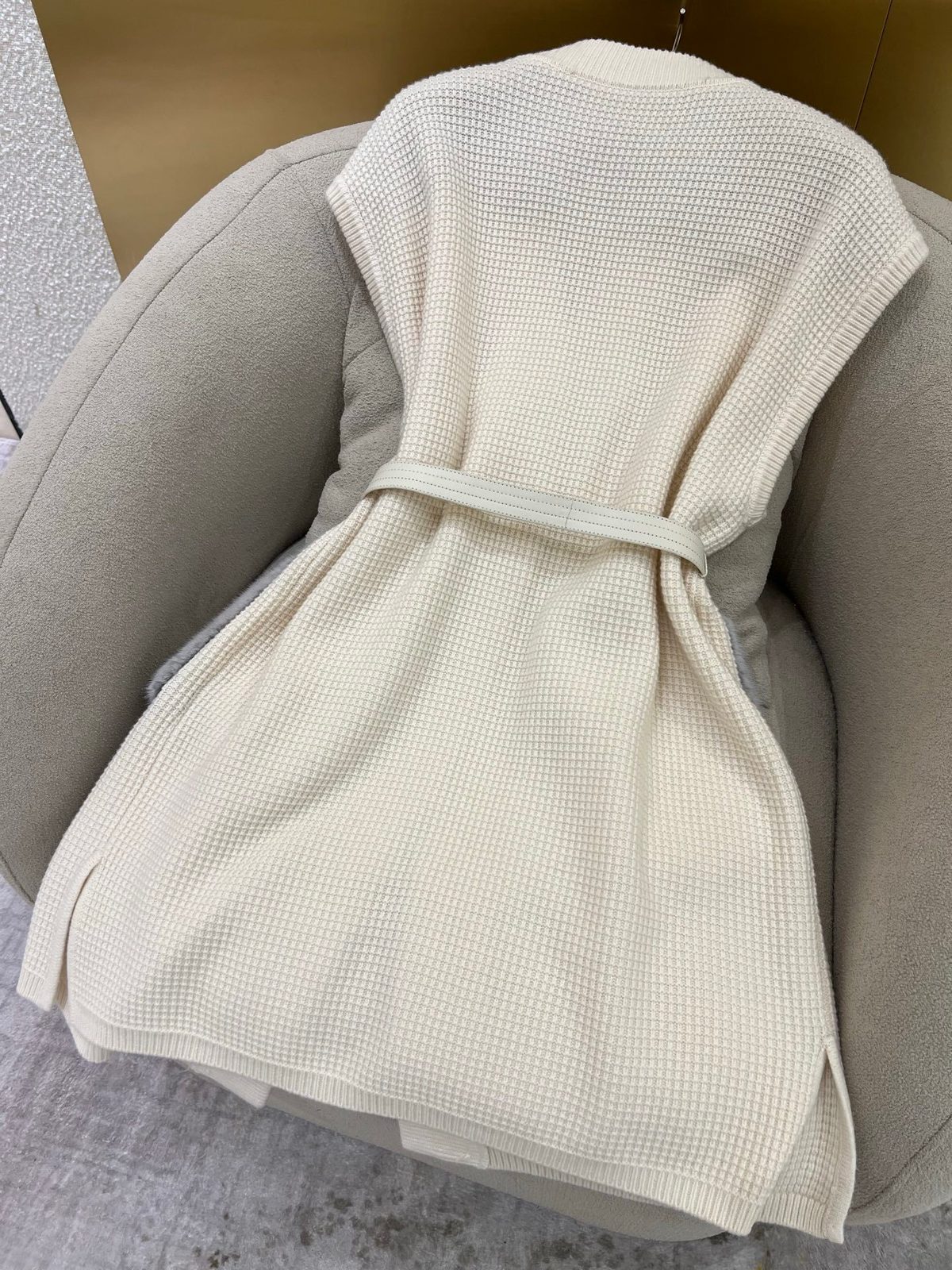 Luxury Knit Cardigan Vest with Fur Trim
