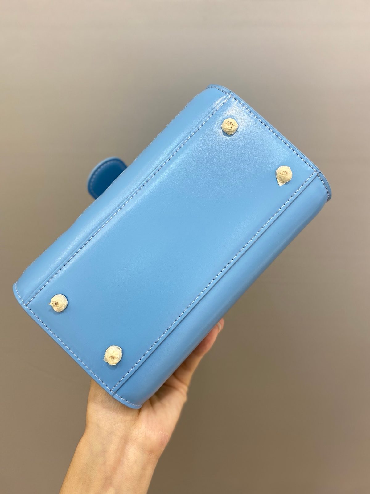 Magee in Belgrum Light Blue Leather Handbag