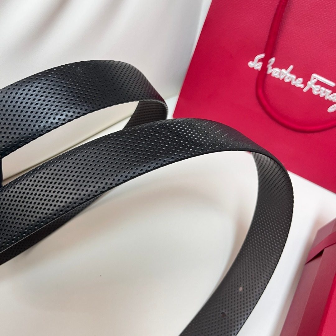 Salvatore Ferragamo Gancini Leather Belt Black