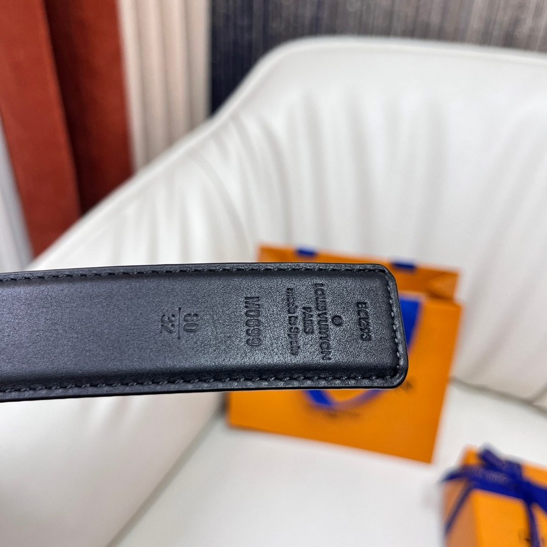 Louis Vuitton Monogram Canvas LV Belt