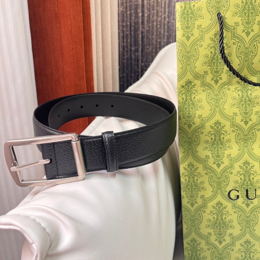 Gucci Black Leather Buckle Belt