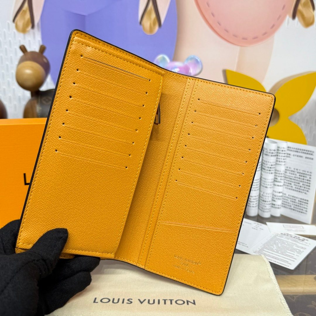 Louis Vuitton Monogram Canvas Bifold Wallet