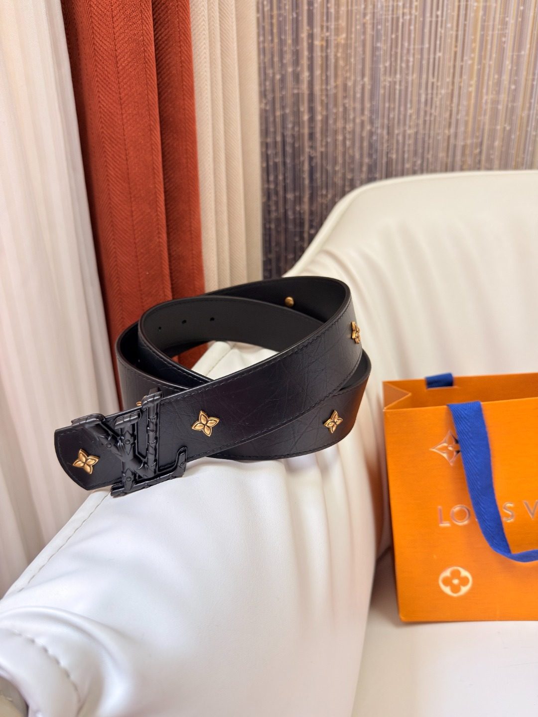 Louis Vuitton Black Leather LV Belt