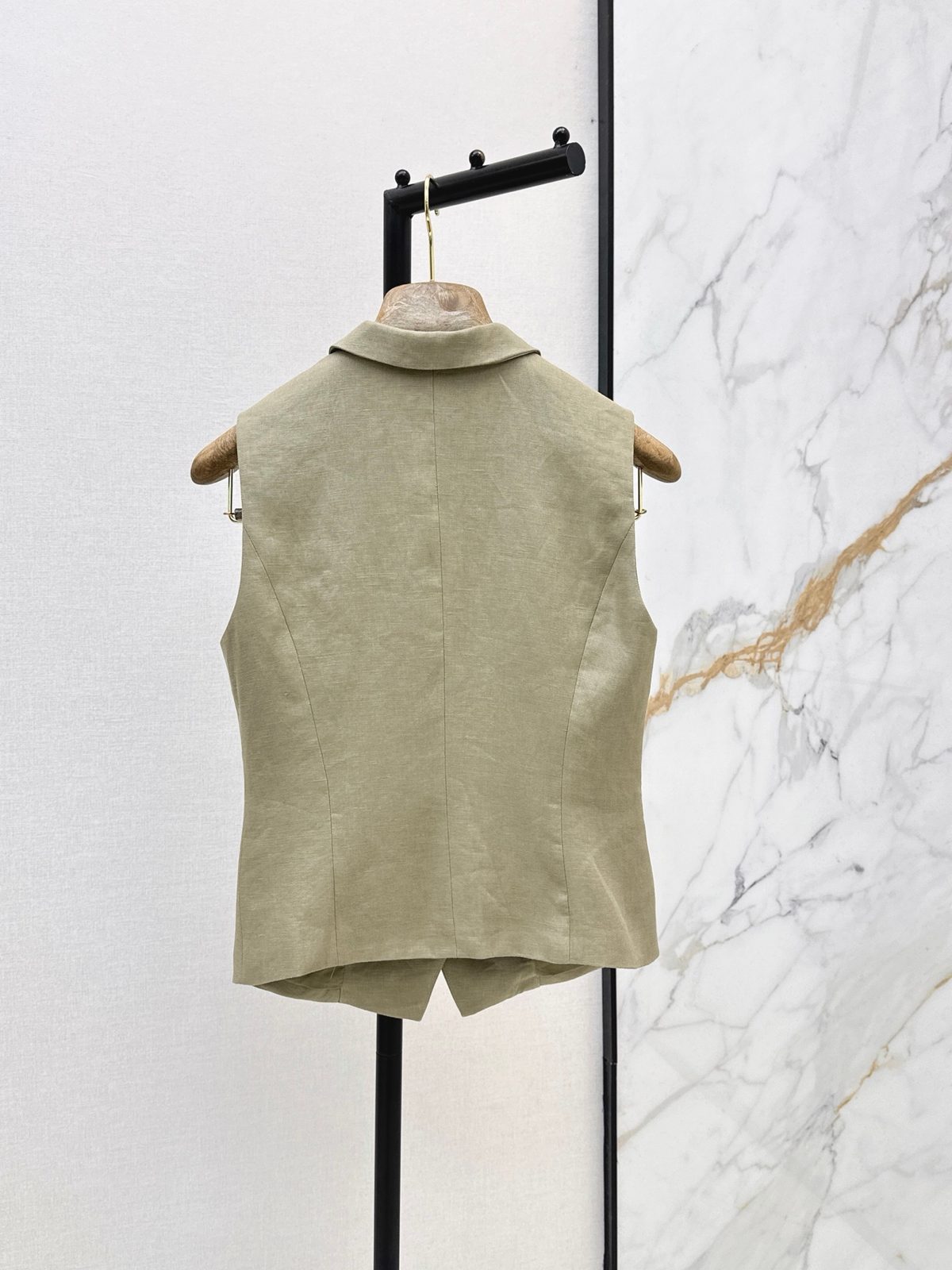 Linen Sleeveless Collared Vest