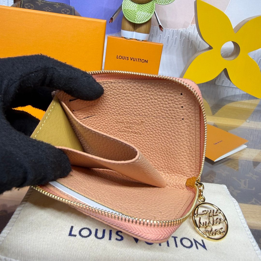 Louis Vuitton Capucines Leather Zippered Wallet