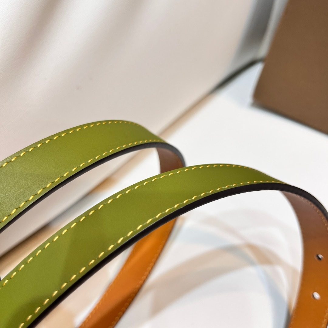 Burberry Reversible Leather Belt with TB Buckle