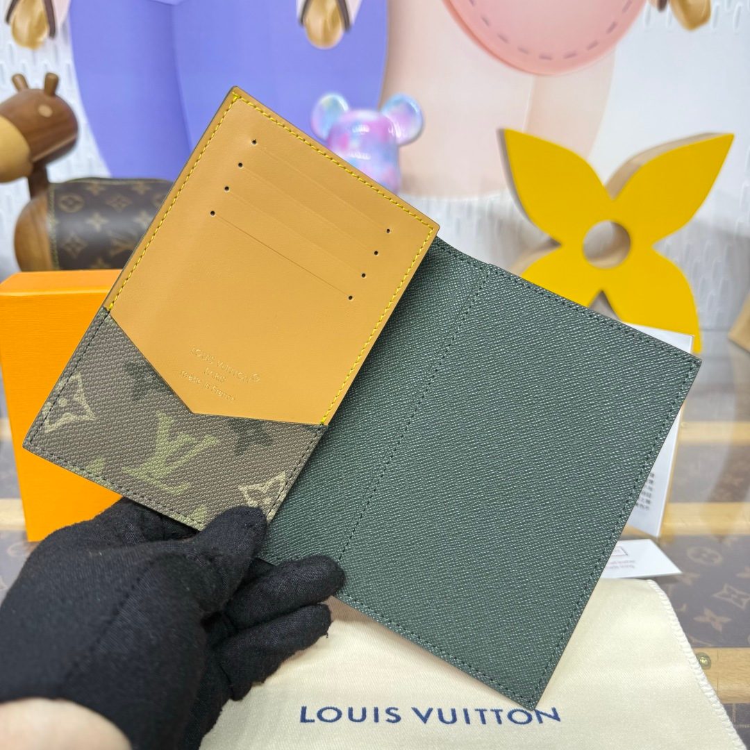 Louis Vuitton Damier Canvas Bifold Wallet