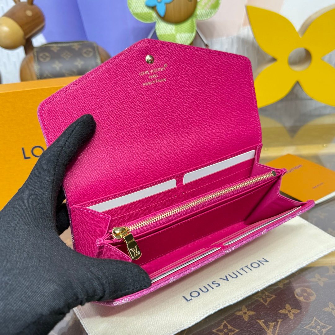 Louis Vuitton Epi Leather Zippy Wallet Pink