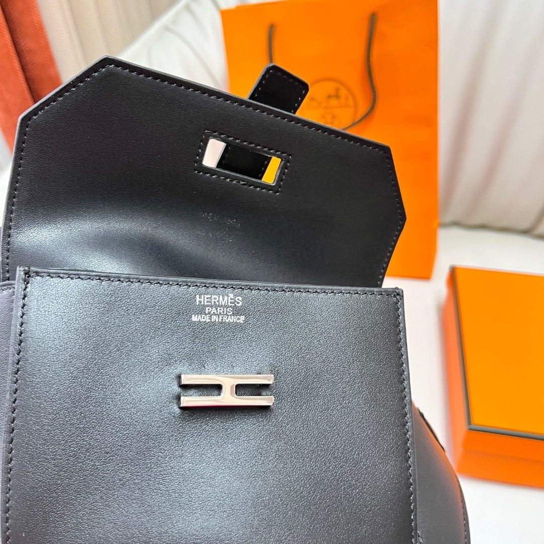 Hermès Leather Envelope Clutch Wallet