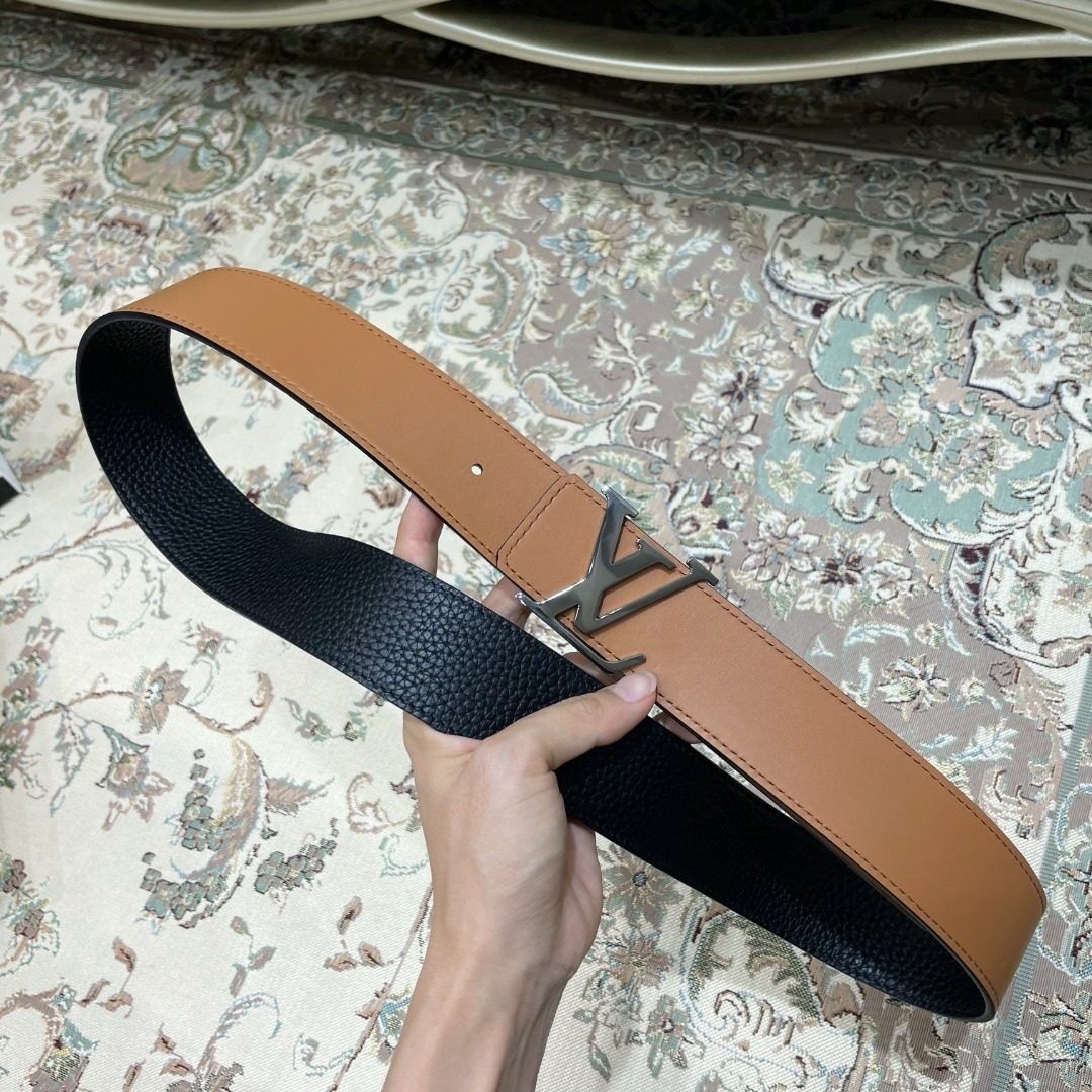 Louis Vuitton Initials Leather Belt