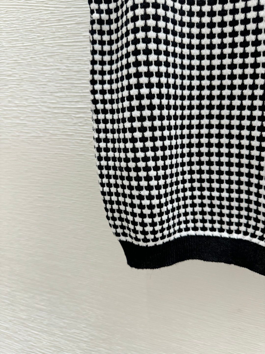 Black and White Houndstooth Knit Sweater