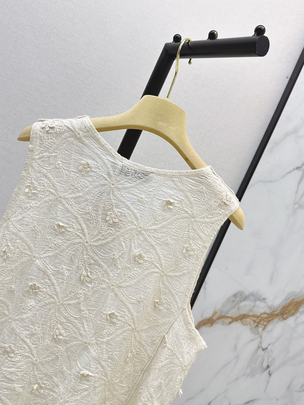 Miu Miu Lace Sleeveless Tank Top