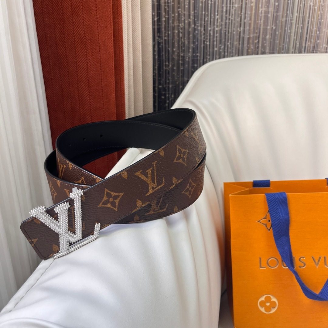 Louis Vuitton Monogram LV Pearl Belt