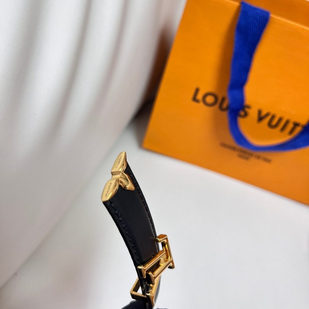 Louis Vuitton Monogram Canvas Leather Belt