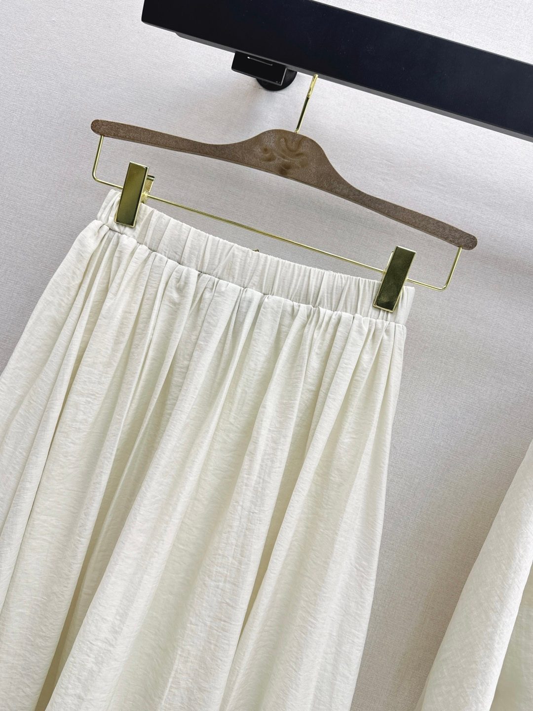 Loro Piana Linen Elasticated Waist Midi Skirt