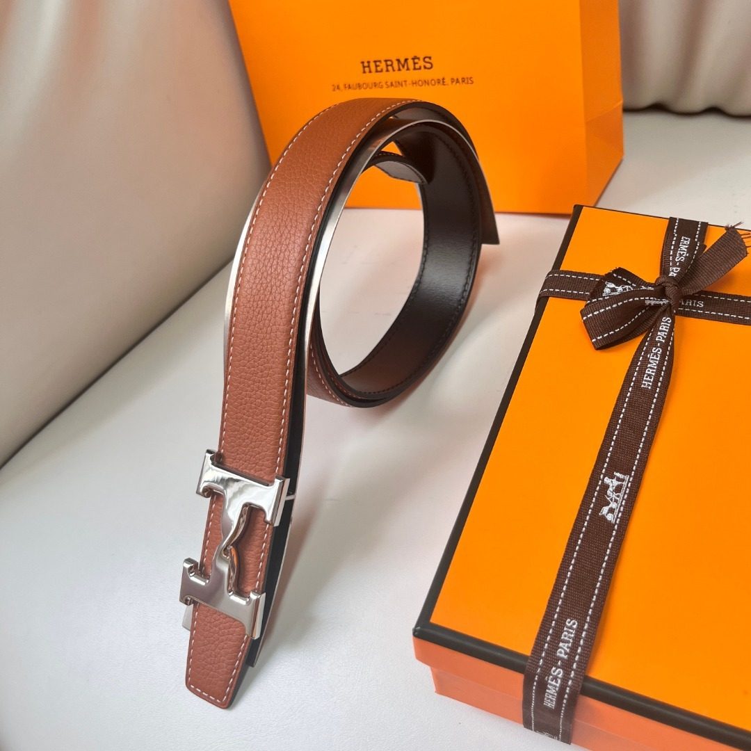 Hermès Reversible Leather Belt with H Buckle