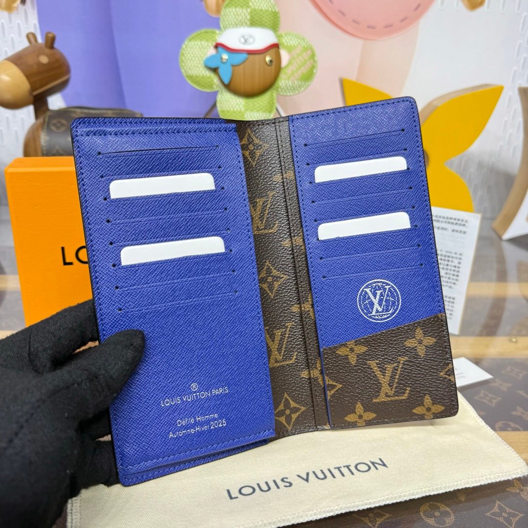 Louis Vuitton Monogram Canvas Card Holder Wallet