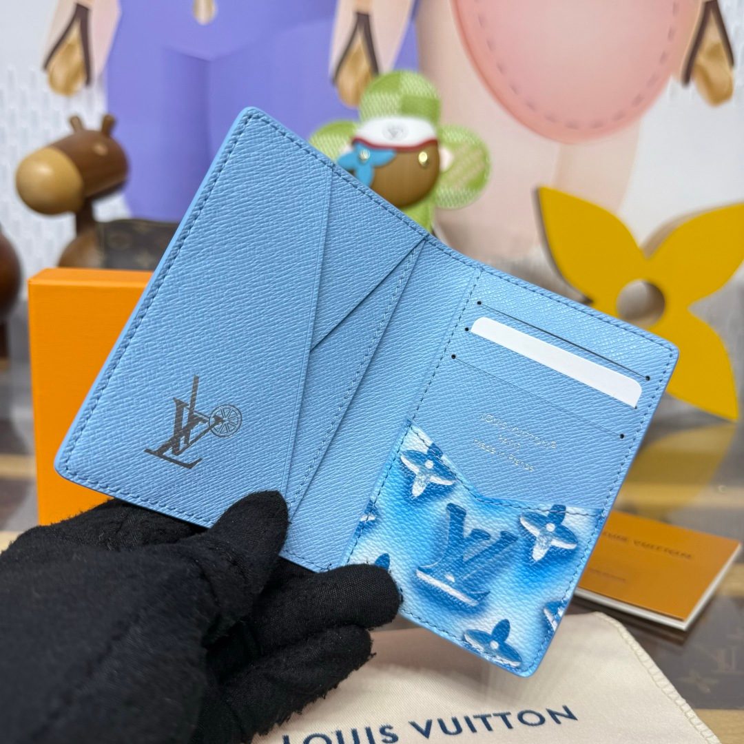 Louis Vuitton Monogram Vernis Card Holder