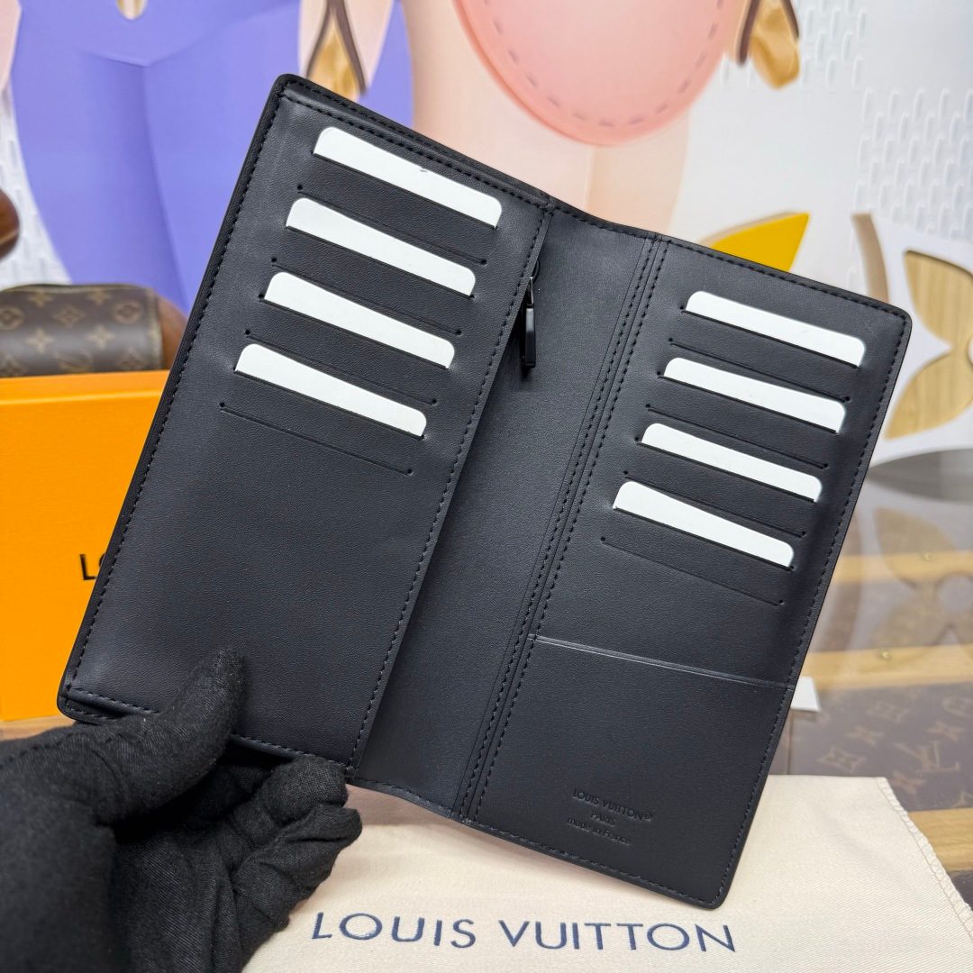 Louis Vuitton Leather Bifold Wallet Black