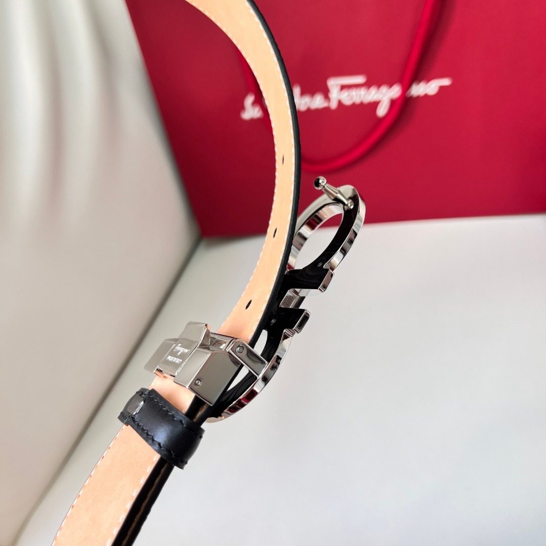 Salvatore Ferragamo Gancio Leather Belt