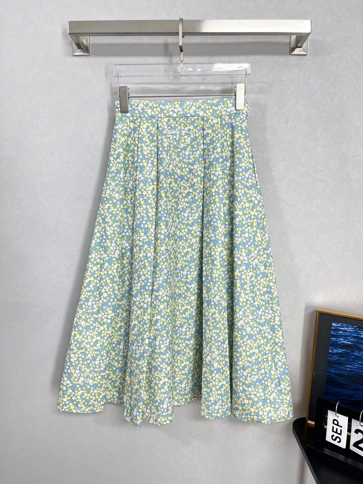 Floral Print Pleated Midi Skirt