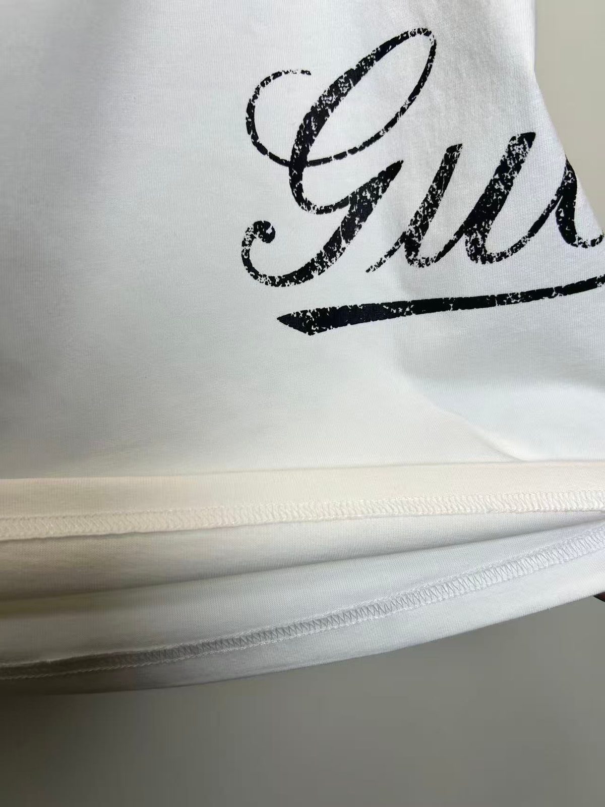 Gucci Signature Cursive Logo T-Shirt