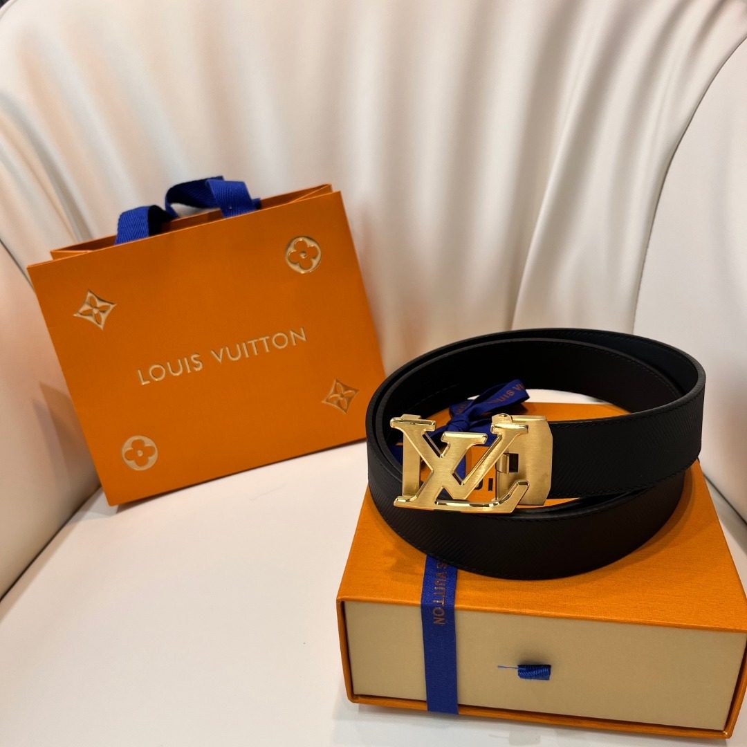 Louis Vuitton LV Initiales Leather Belt Black