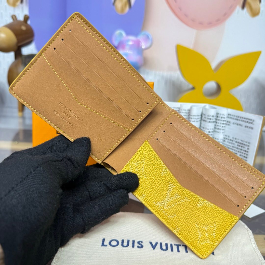 Louis Vuitton Monogram Canvas Bifold Wallet