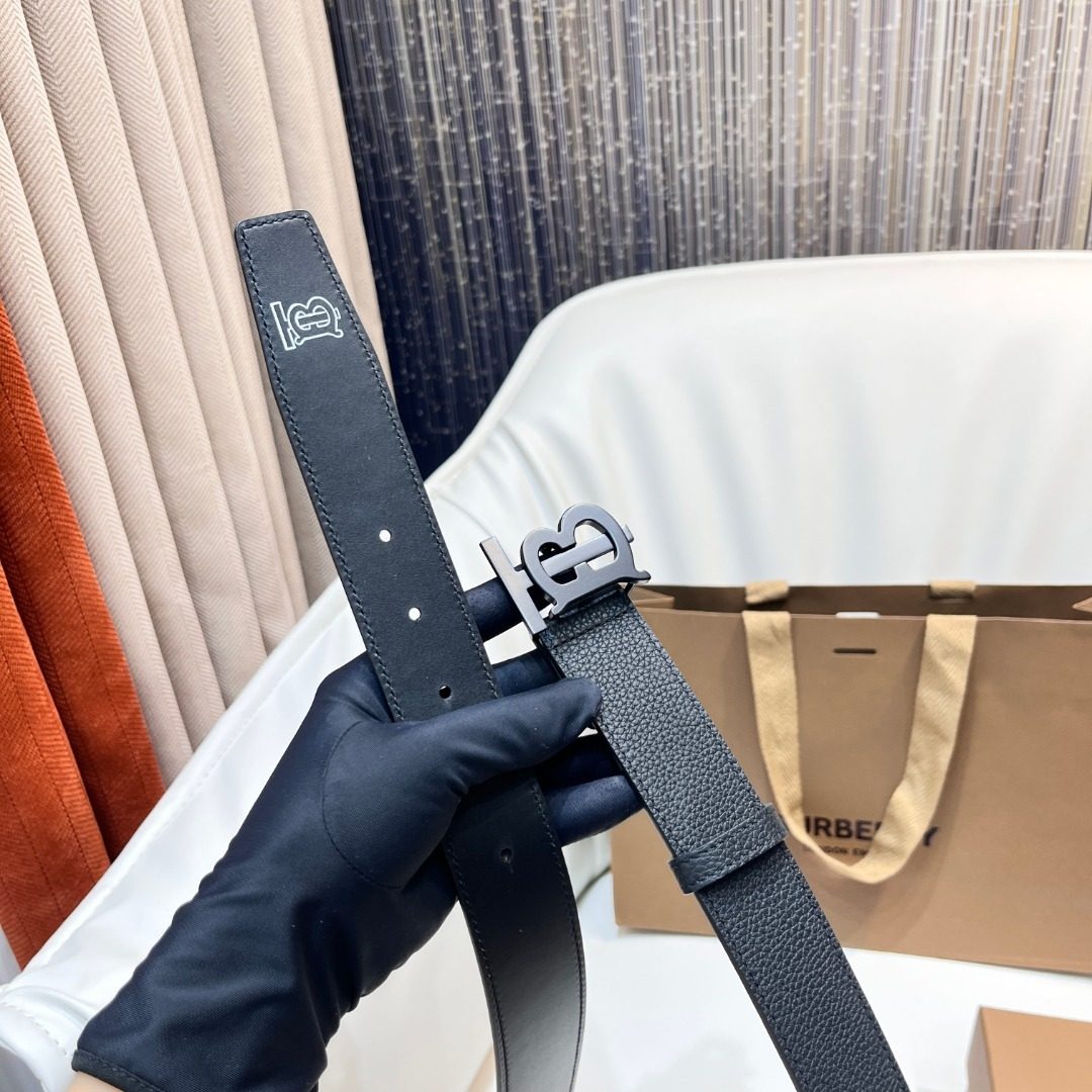 Burberry Leather Belt with Logo Buckle