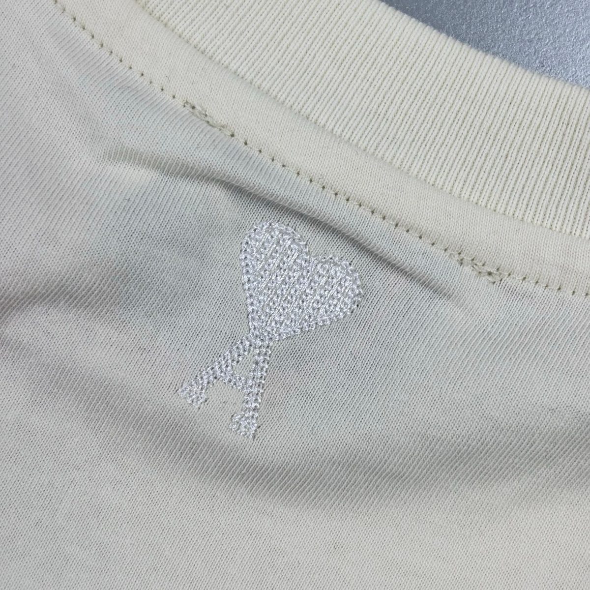 Ami Embroidered Logo Short Sleeve T-Shirt