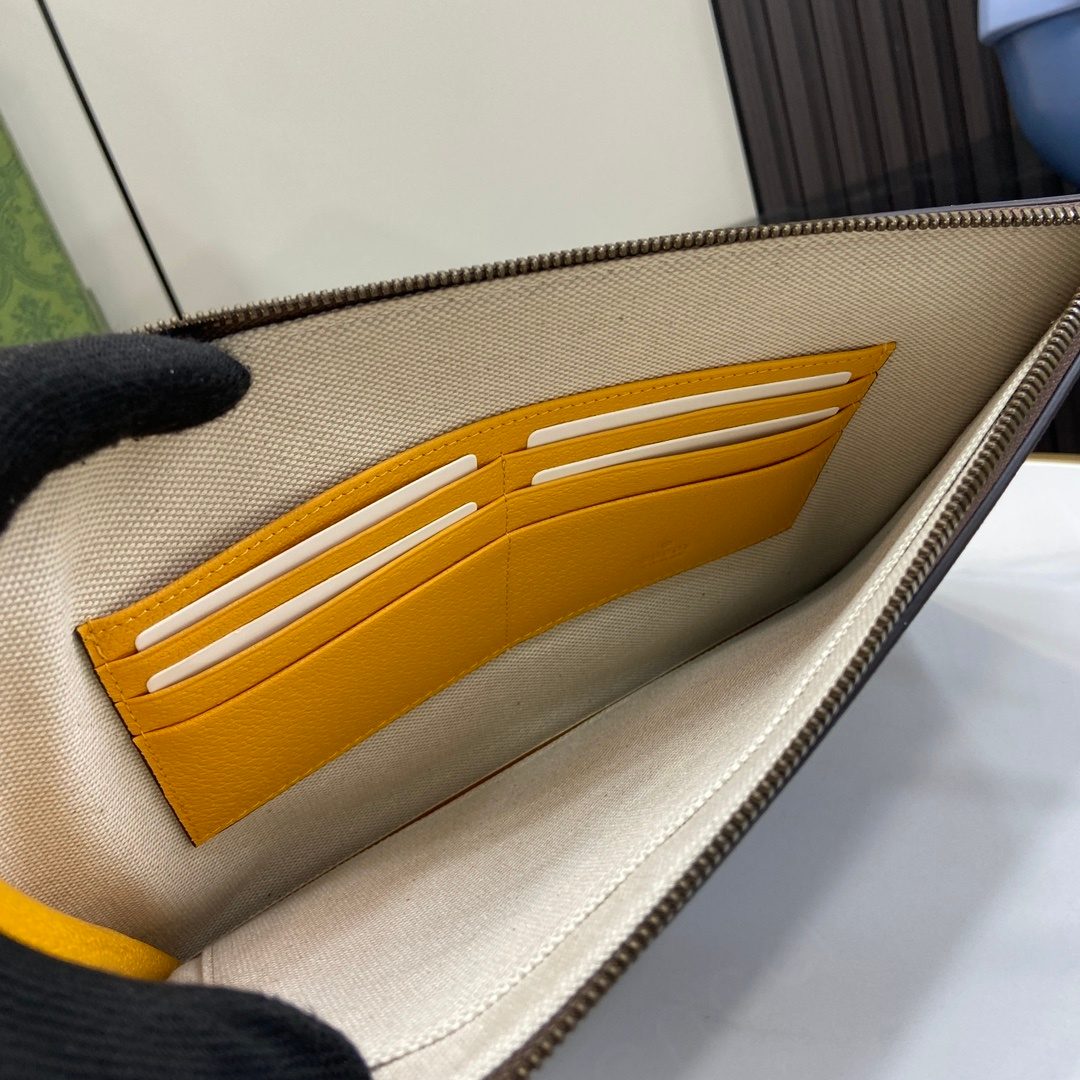 Gucci GG Supreme Canvas Clutch Wallet