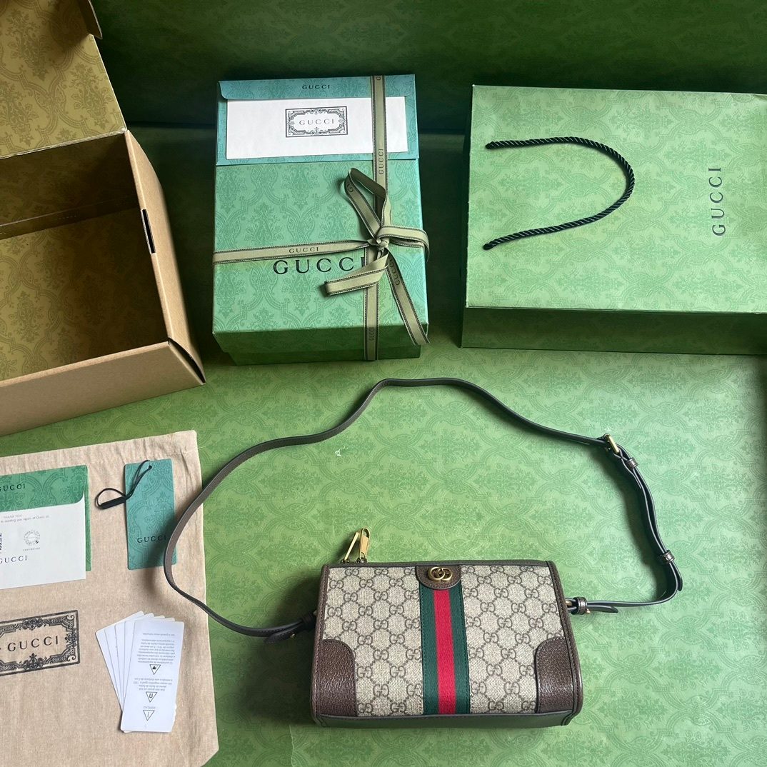 Gucci GG Supreme Canvas Shoulder Bag