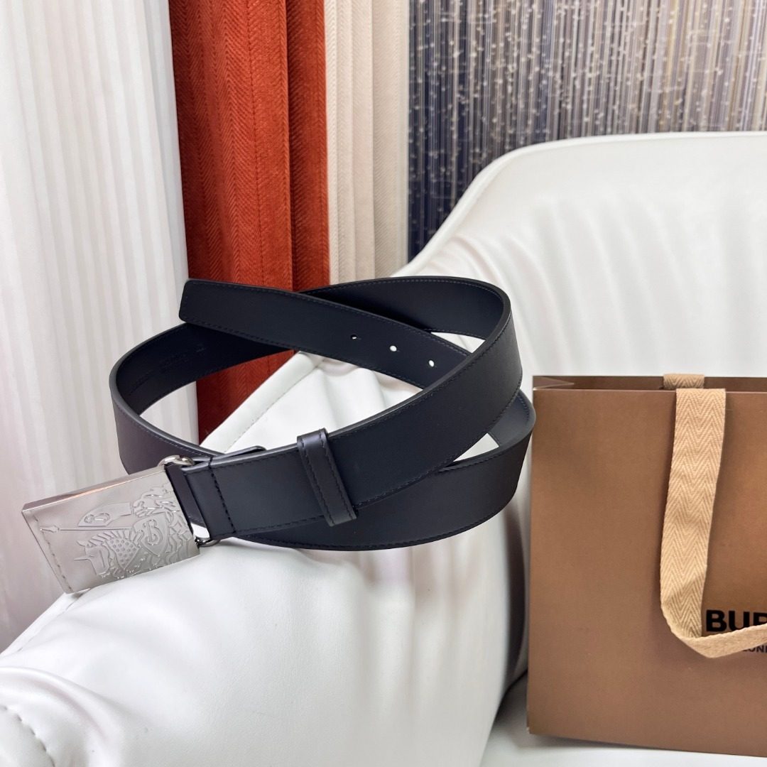 Burberry Leather Belt with Tiger Buckle