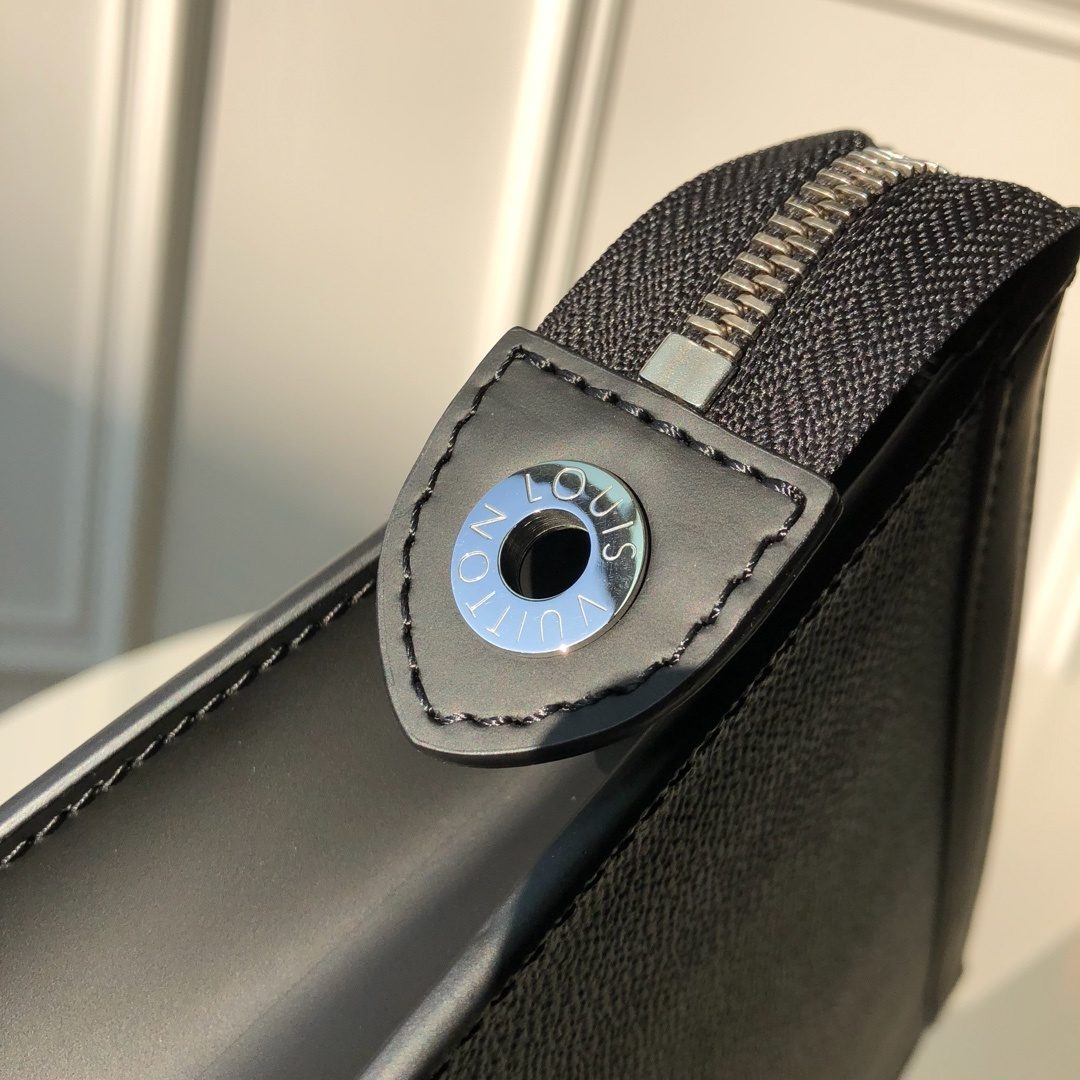 Louis Vuitton Damier Graphite Pouch