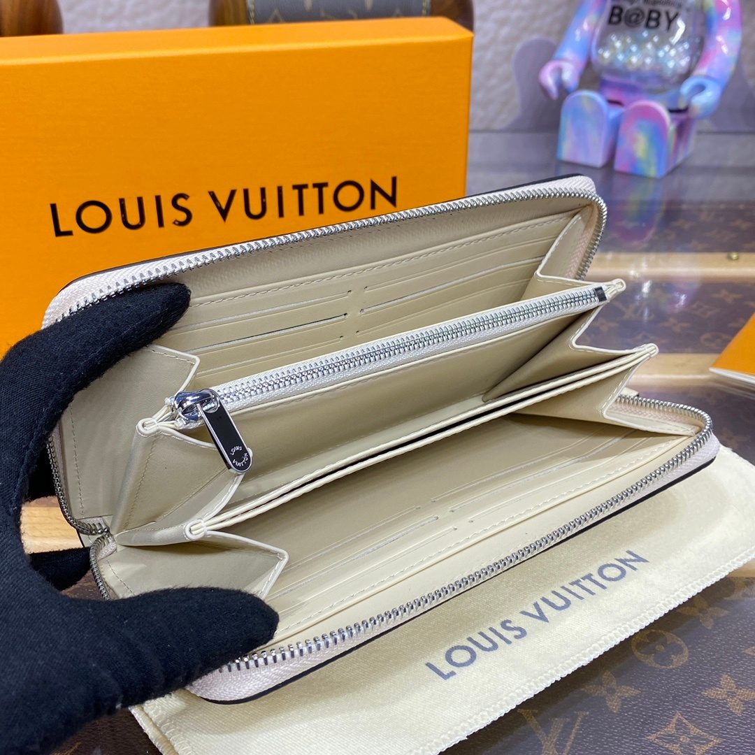 Louis Vuitton Zippy Wallet Cream Leather