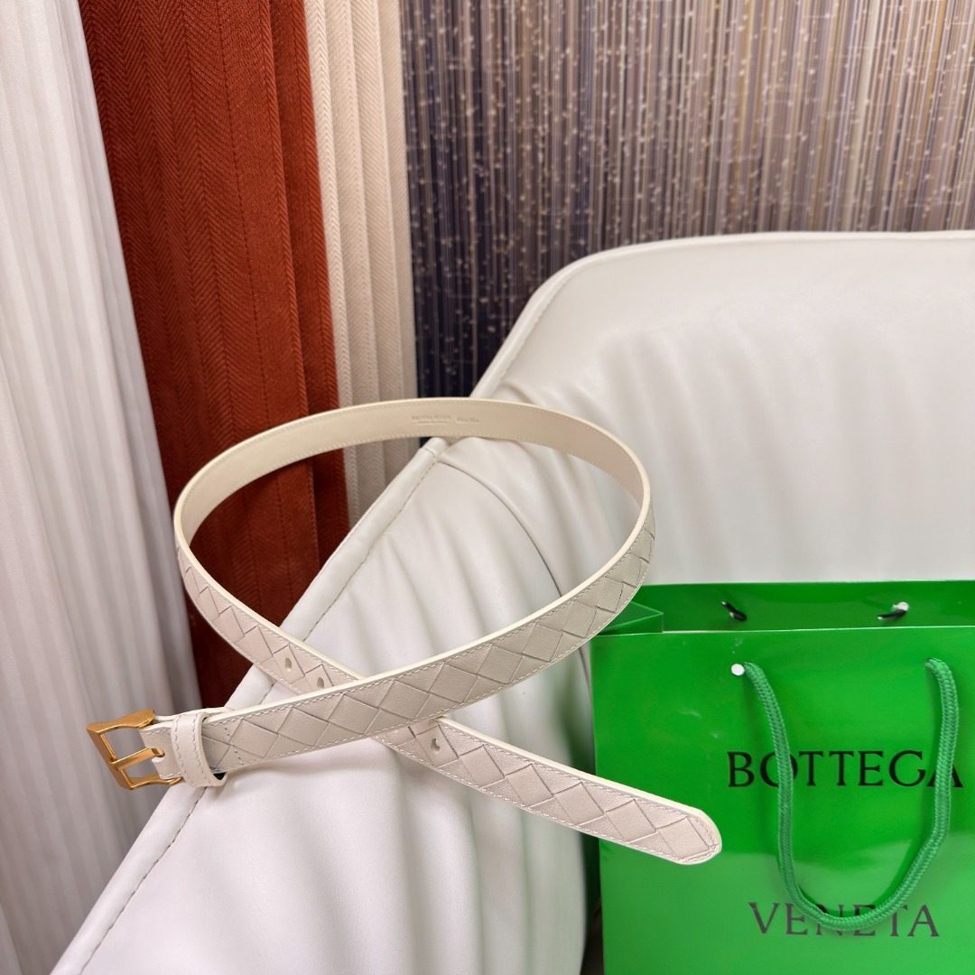 Bottega Veneta Intrecciato Leather Belt White
