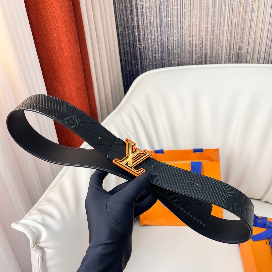 Louis Vuitton LV Initiales Black Leather Belt