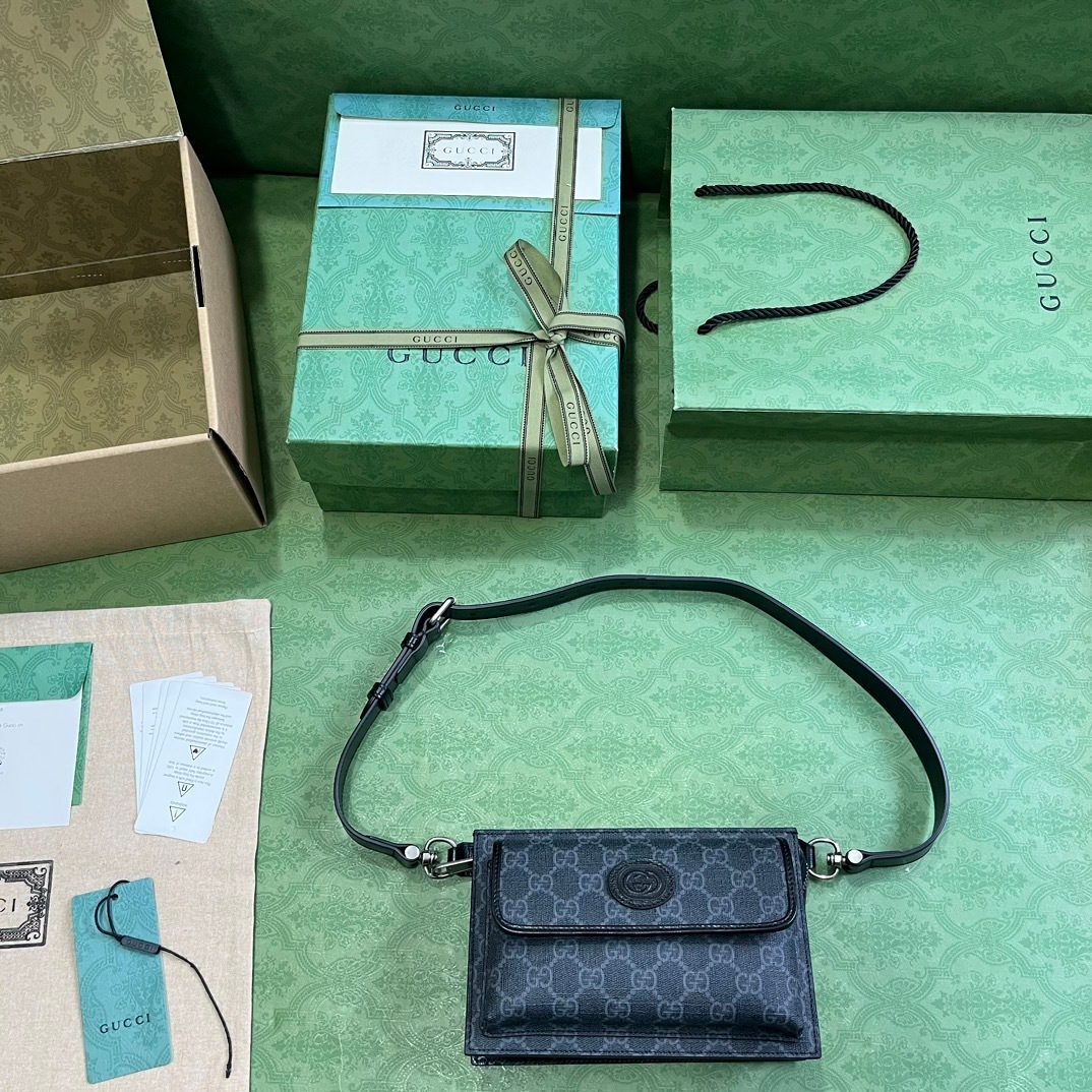 Gucci GG Supreme Canvas Shoulder Wallet