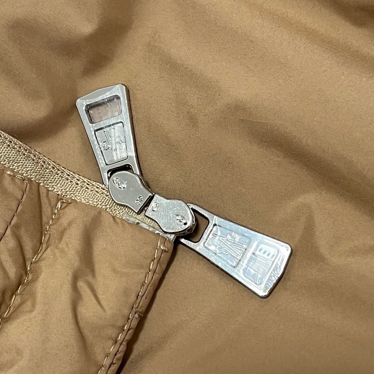 Moncler DIST Down Jacket Beige