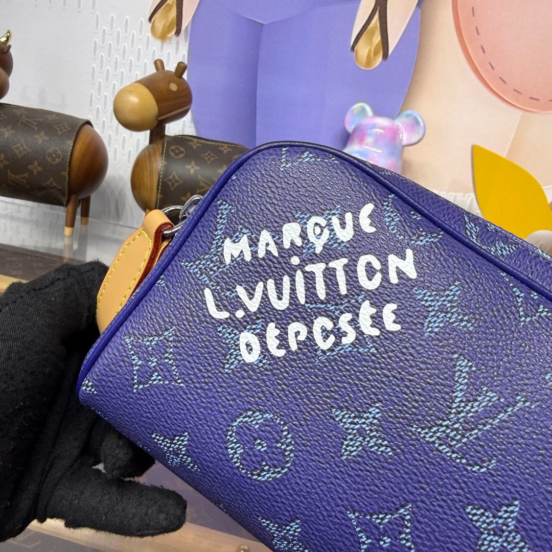 Louis Vuitton Monogram Depéche Clutch Bag