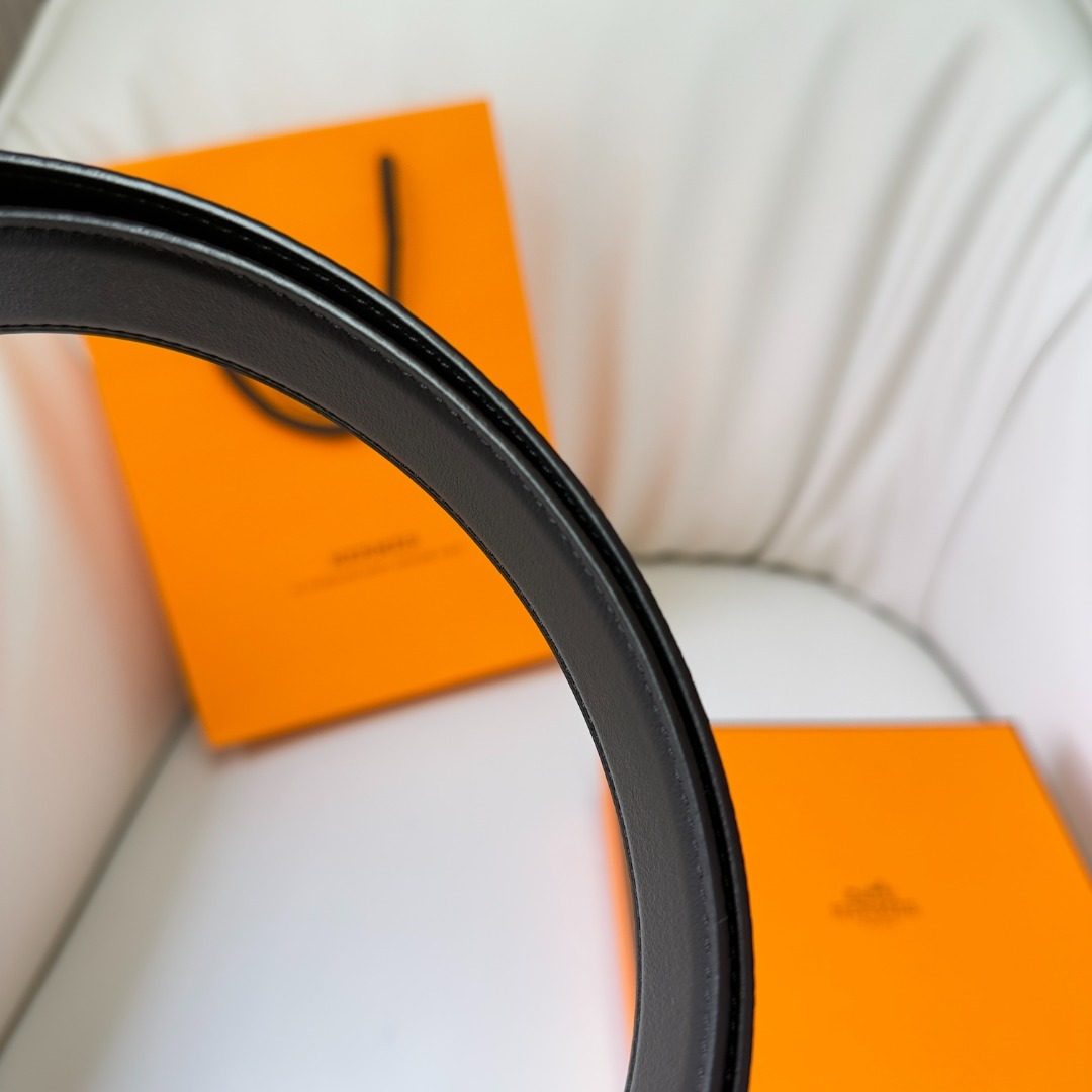 Hermès Reversible Black Leather Belt