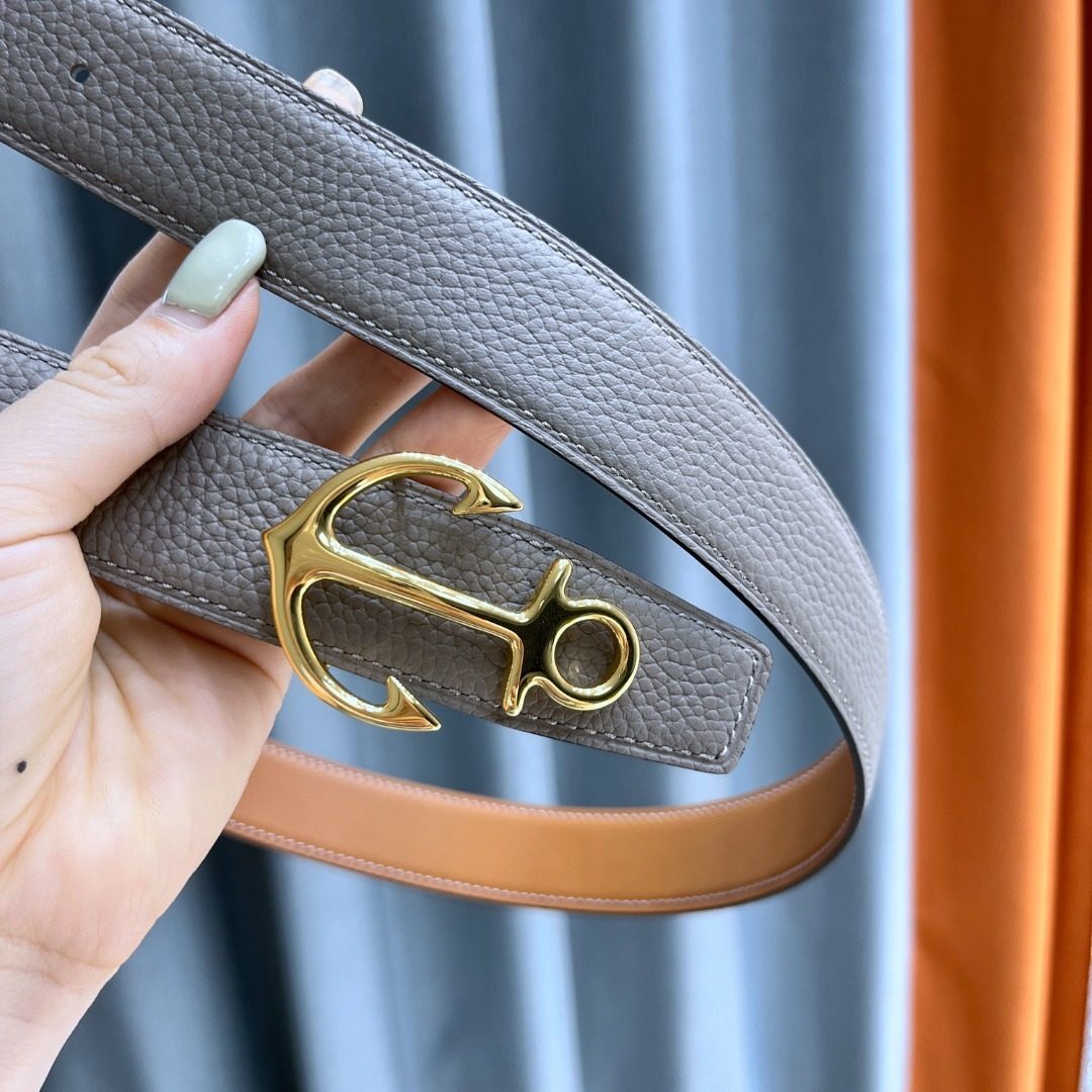Hermès Evelyne Leather Belt with Gold Hardware