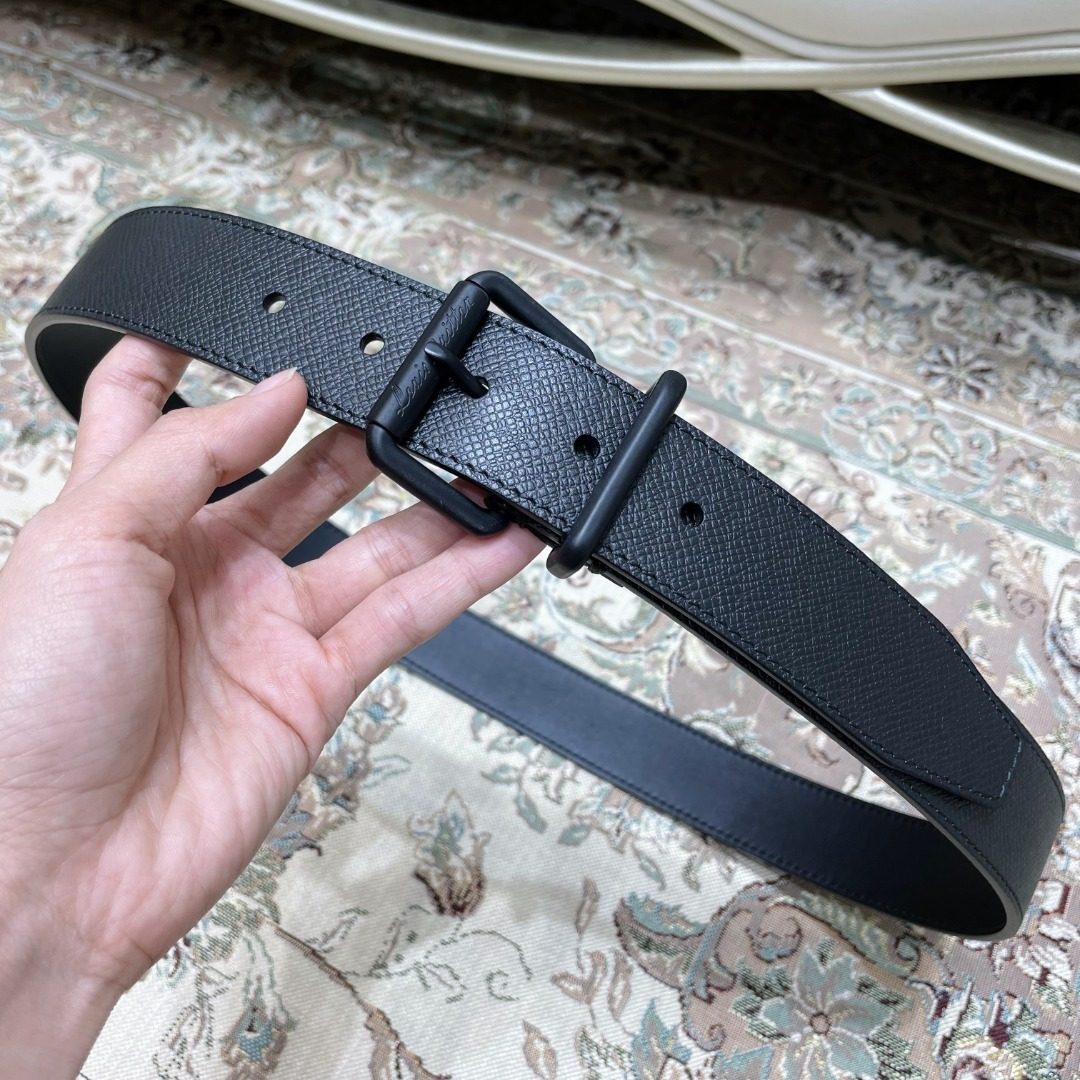 Louis Vuitton Taiga Leather Belt Black